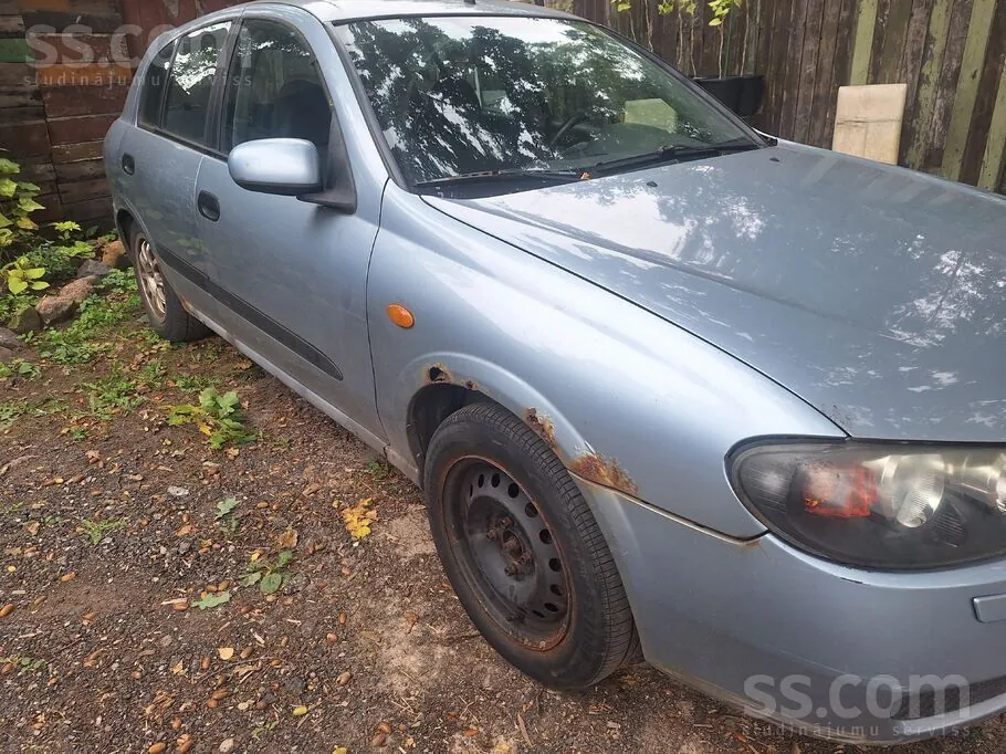 Nissan Almera 2004 photo 2