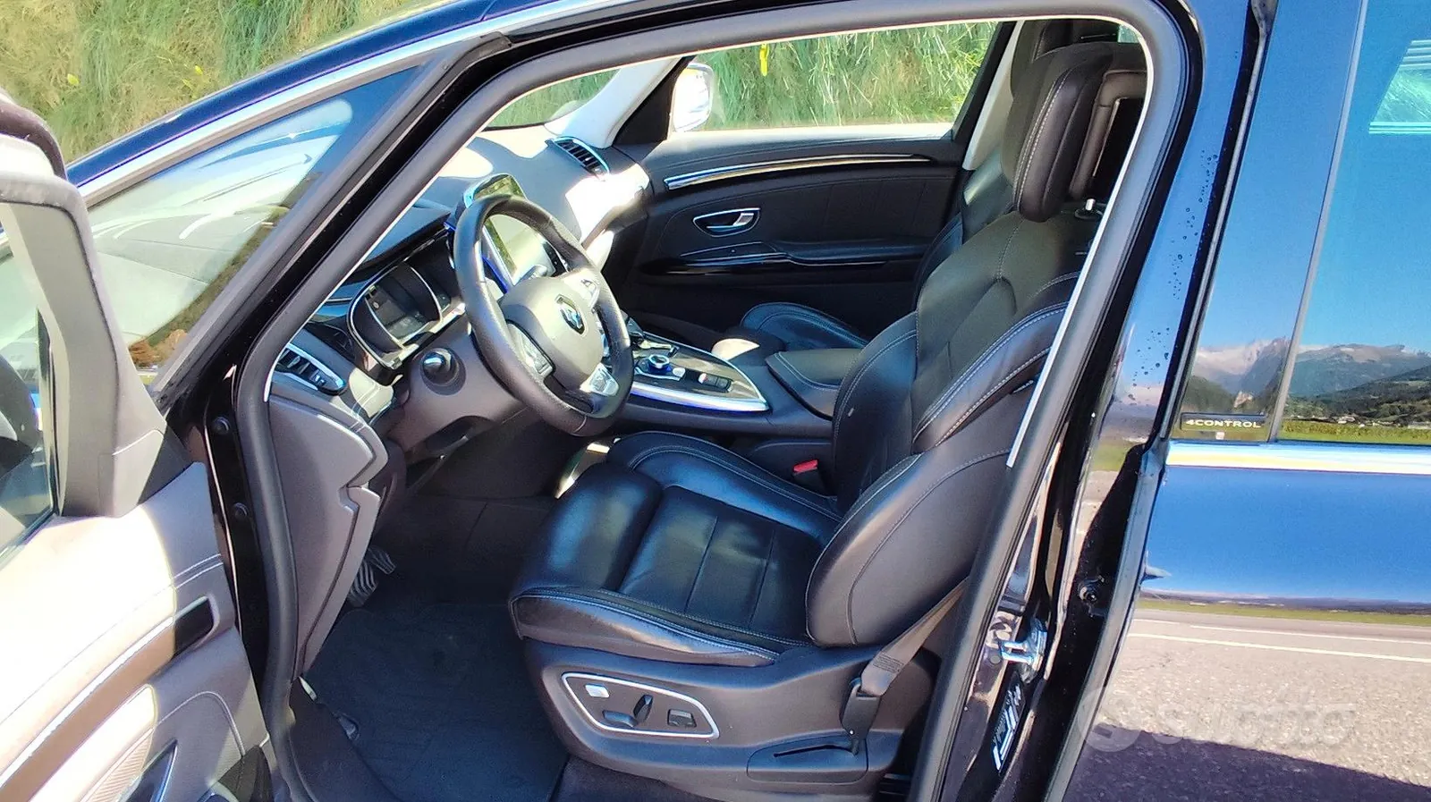 Renault Espace 2015 photo 2