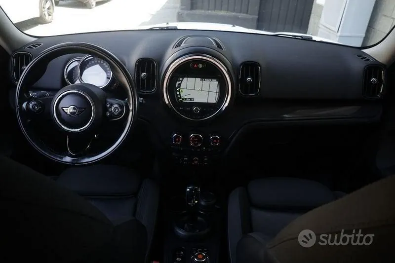 Mini Countryman 2018 photo 2