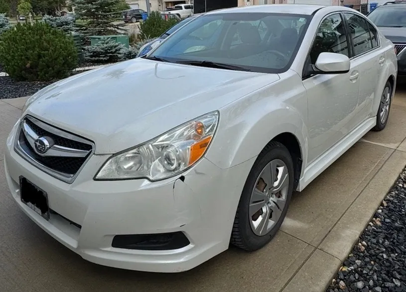 Subaru Legacy 2011 photo 2