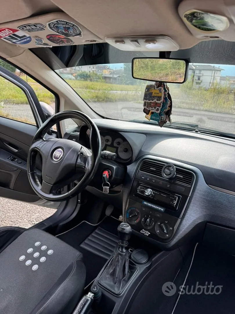 Fiat Grande Punto 2008 photo 5