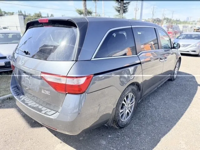 Honda Odyssey 2012 photo 4