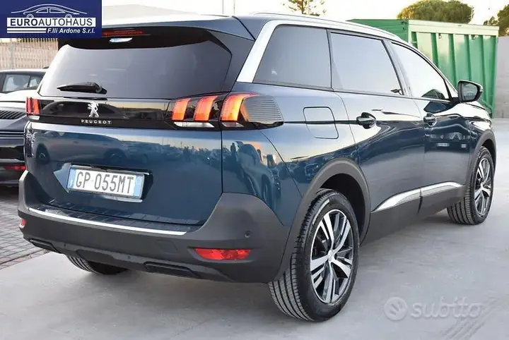Peugeot 5008 2023 photo 4