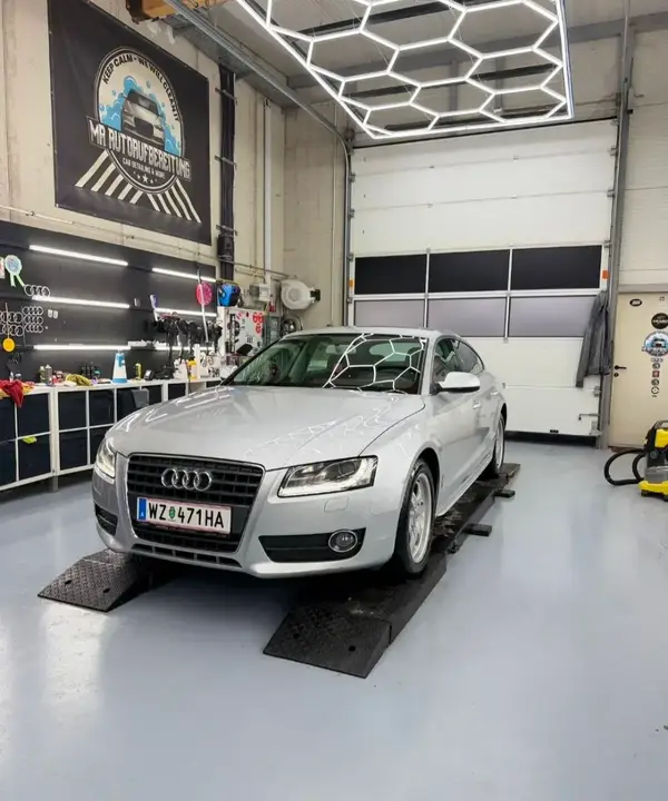 Audi A5 2010 photo 2