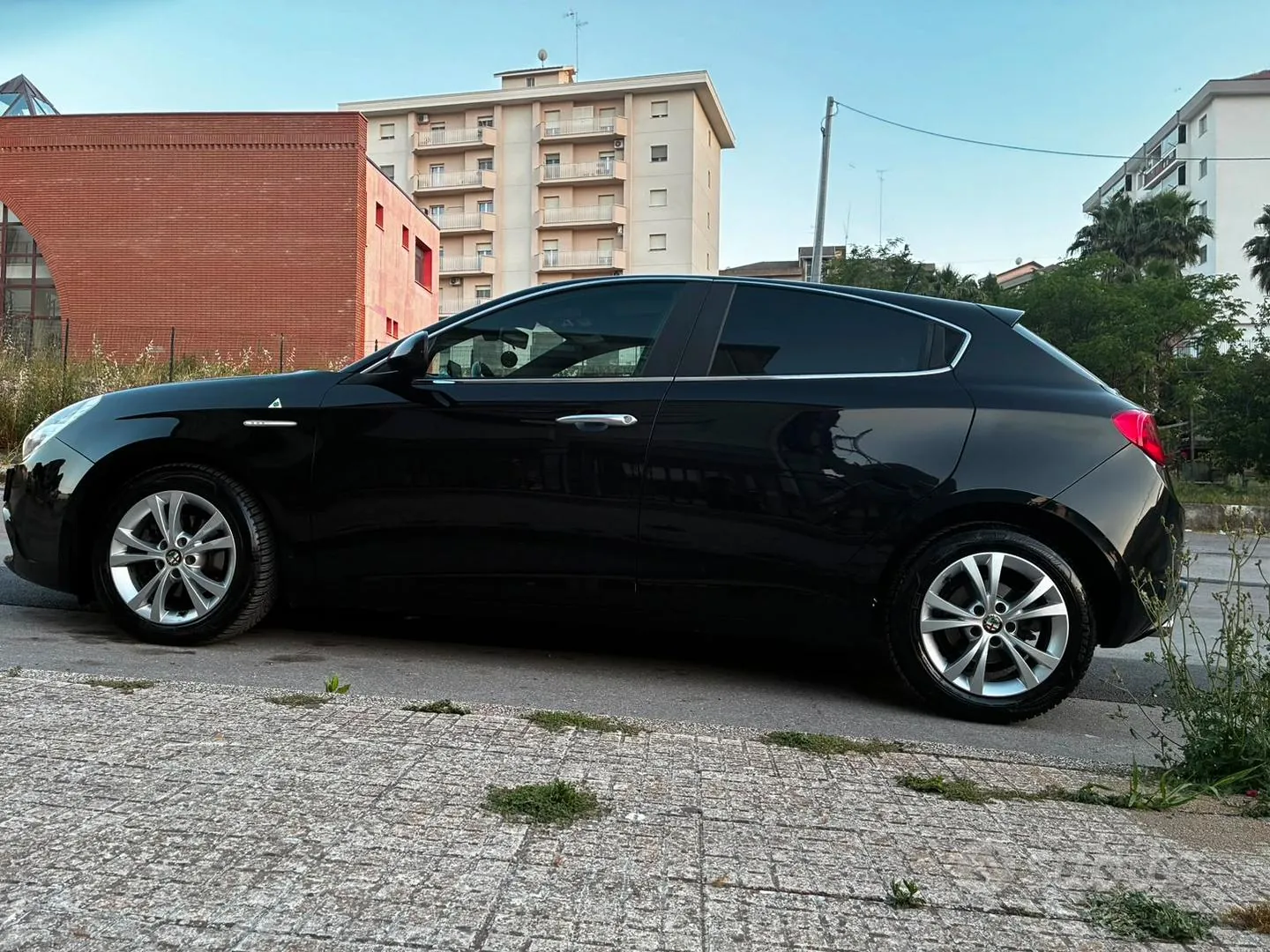 Alfa Romeo Giulietta 2011 photo 2