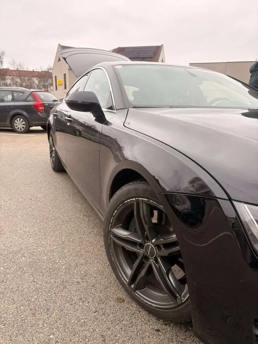Audi A7 2011 photo 2