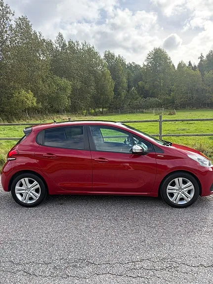 Peugeot 208 2017 photo 5