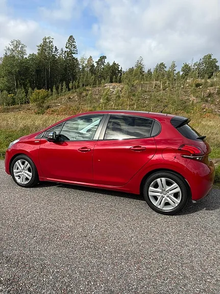 Peugeot 208 2017 photo 4