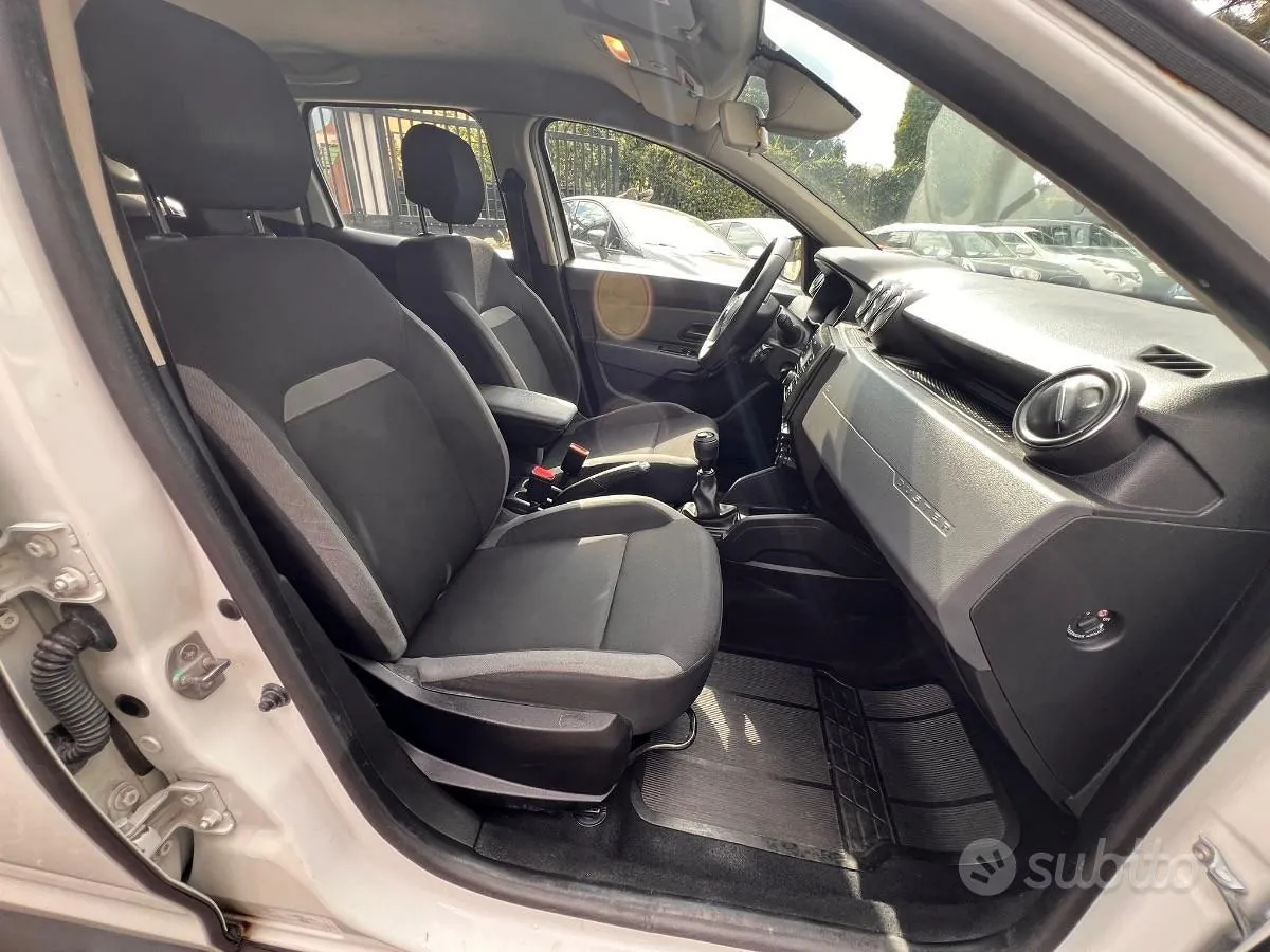 Dacia Duster 2018 photo 3