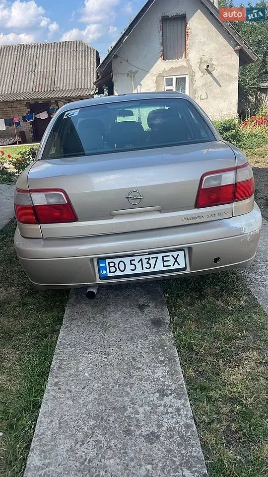 Opel Omega 2000 photo 5