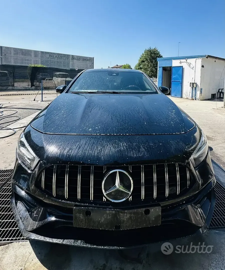 Mercedes-Benz A35 Amg