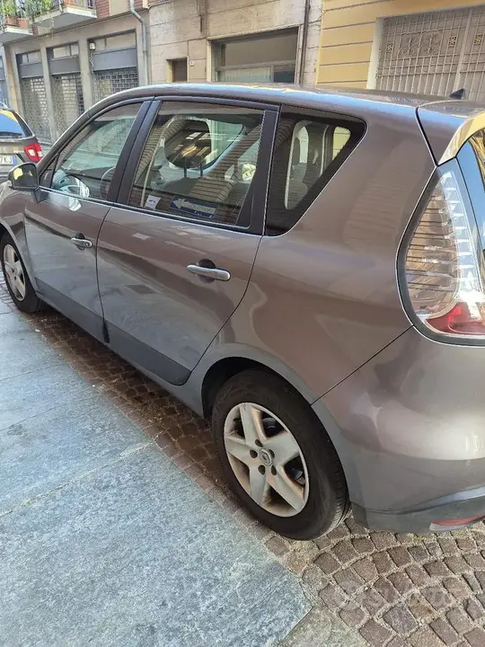 Renault Scenic 2012 photo 3