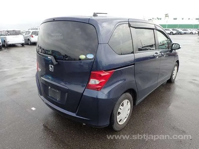 Honda Freed G 2009 photo 4