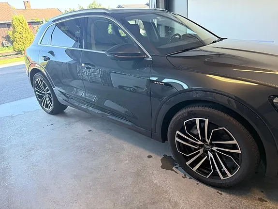 Audi E-Tron 2020 photo 4