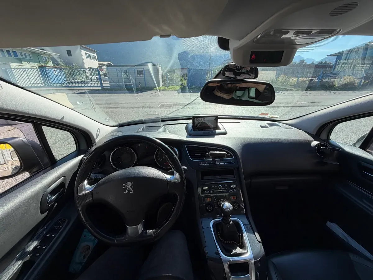 Peugeot 5008 2016 photo 2
