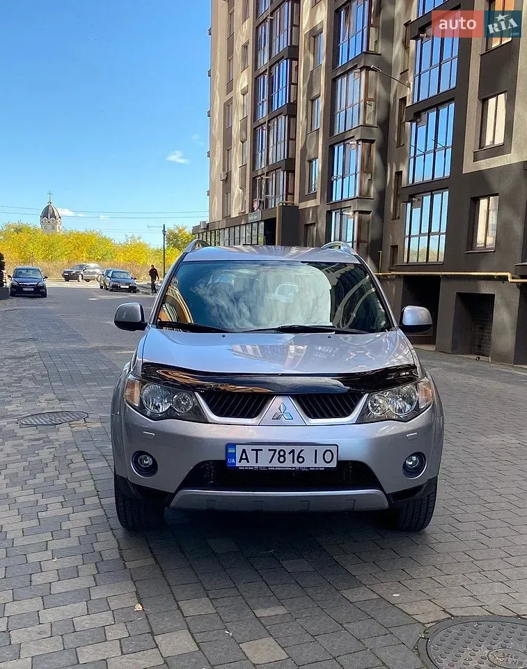 Mitsubishi Outlander Xl 2008 photo 3