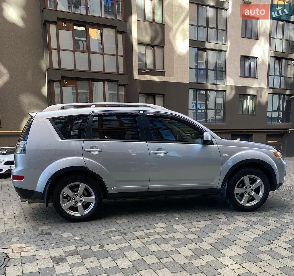 Mitsubishi Outlander Xl 2008 photo 4