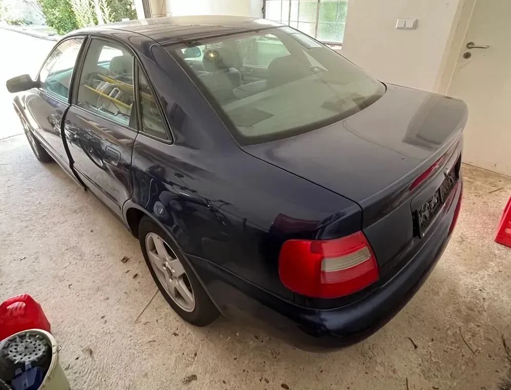 Audi A4 1998 photo 3