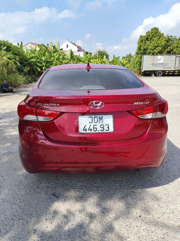 Hyundai Avante 2010 photo 2