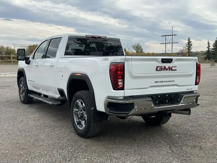 GMC Sierra 3500Hd 2026 photo 5