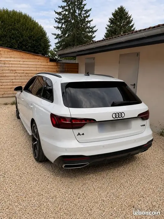 Audi A4 2024 photo 2