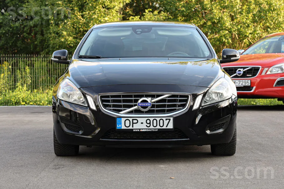 Volvo V60 2011 photo 2
