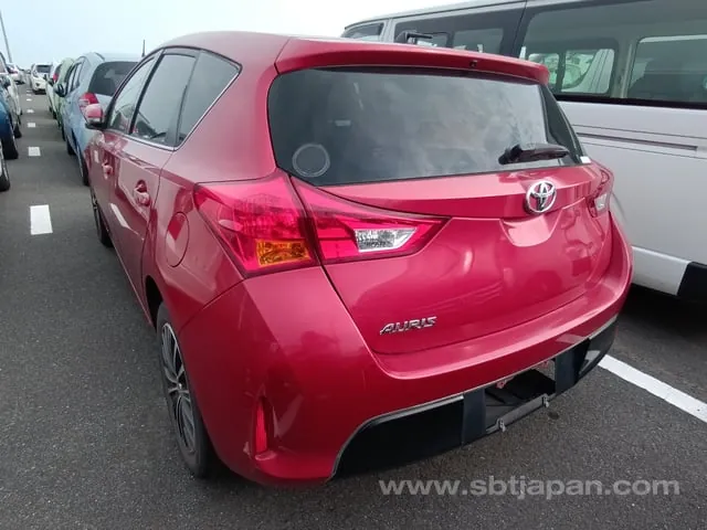 Toyota Auris 2013 photo 3