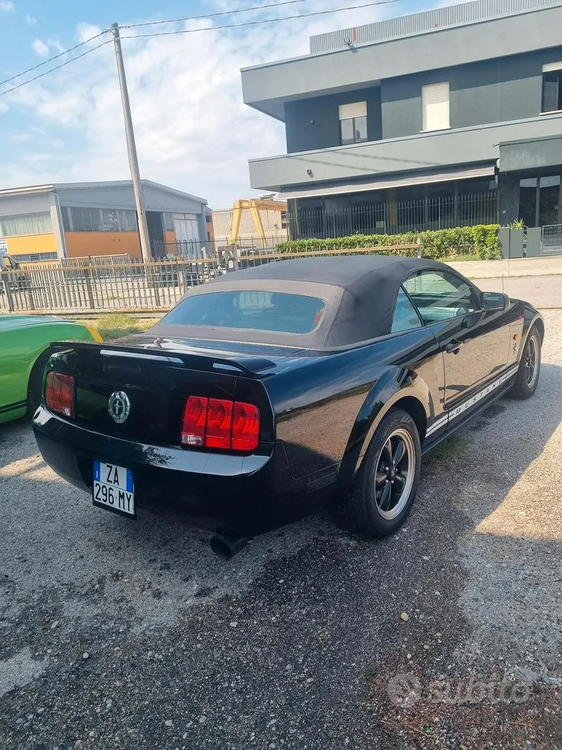 Ford Mustang 2005 photo 3