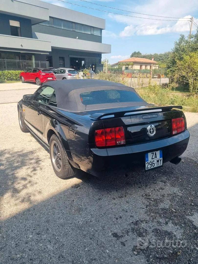 Ford Mustang 2005 photo 2