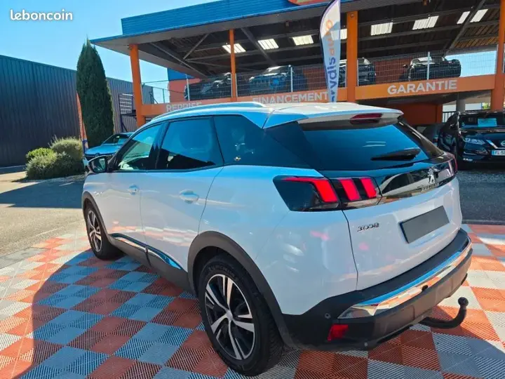 Peugeot 3008 2019 photo 3