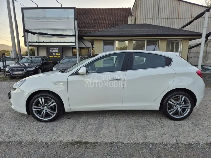 Alfa Romeo Giulietta 2014 photo 3