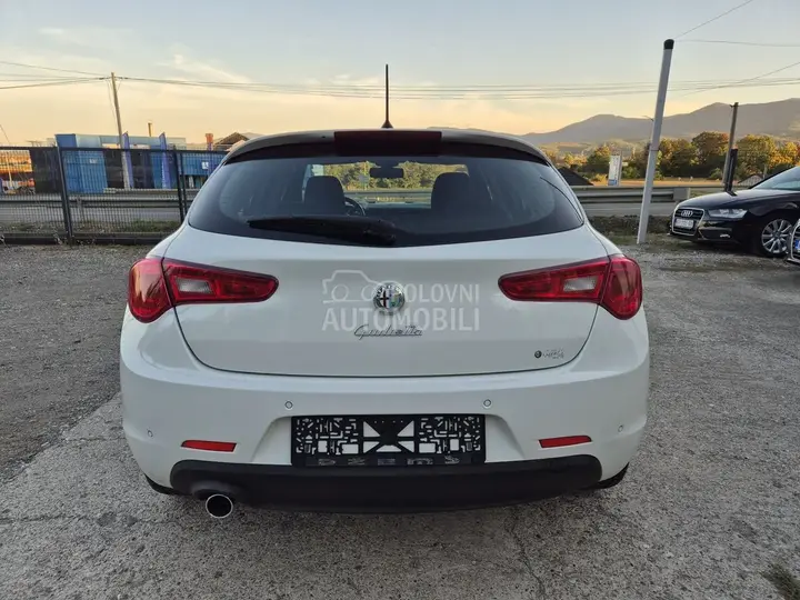 Alfa Romeo Giulietta 2014 photo 5