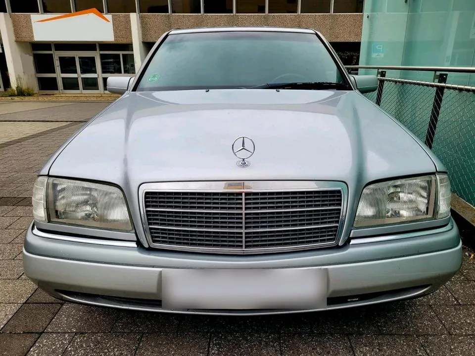 Mercedes-Benz C180