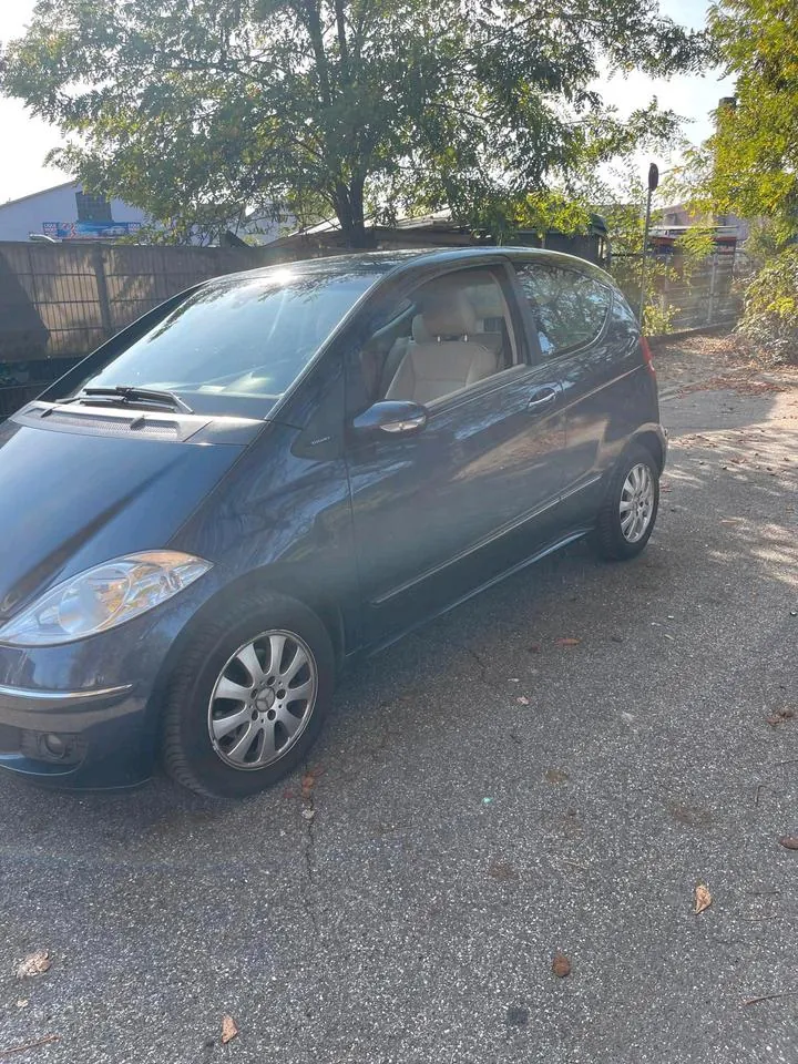 Mercedes-Benz A180