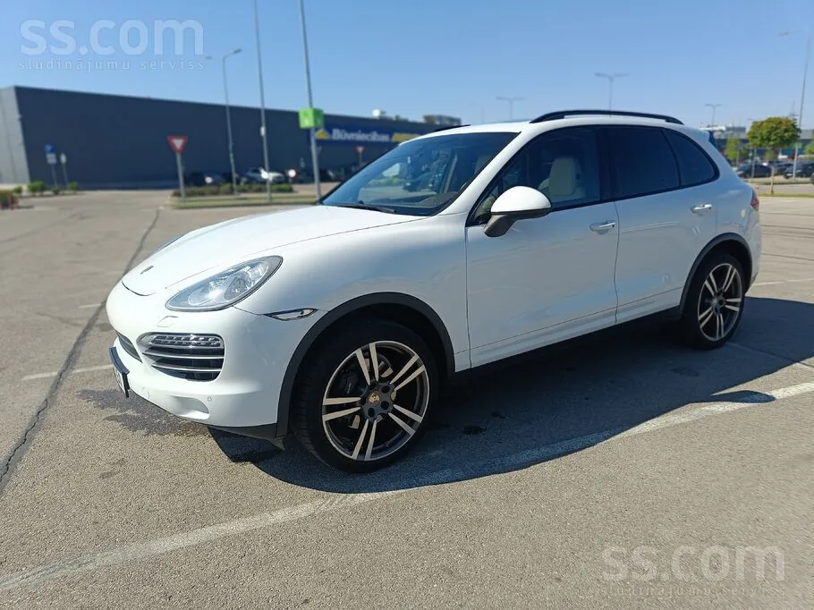 Porsche Cayenne 2012 photo 2