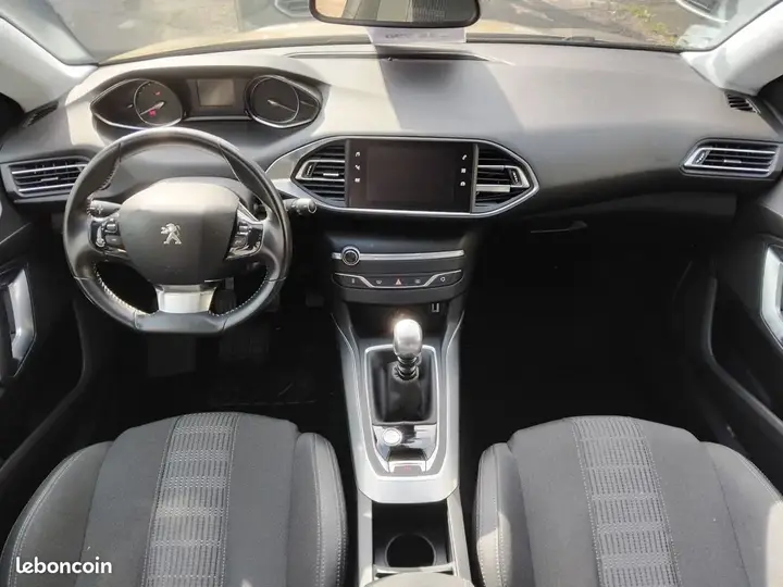 Peugeot 308 2017 photo 5