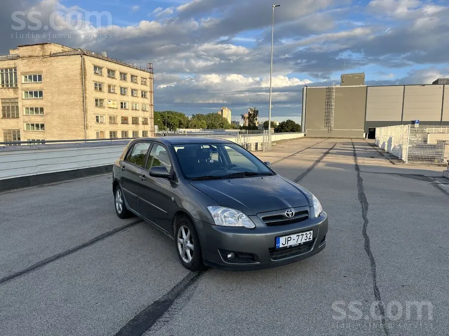 Toyota Corolla 2004 photo 2