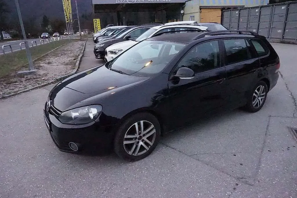 Volkswagen Golf 2010 photo 2