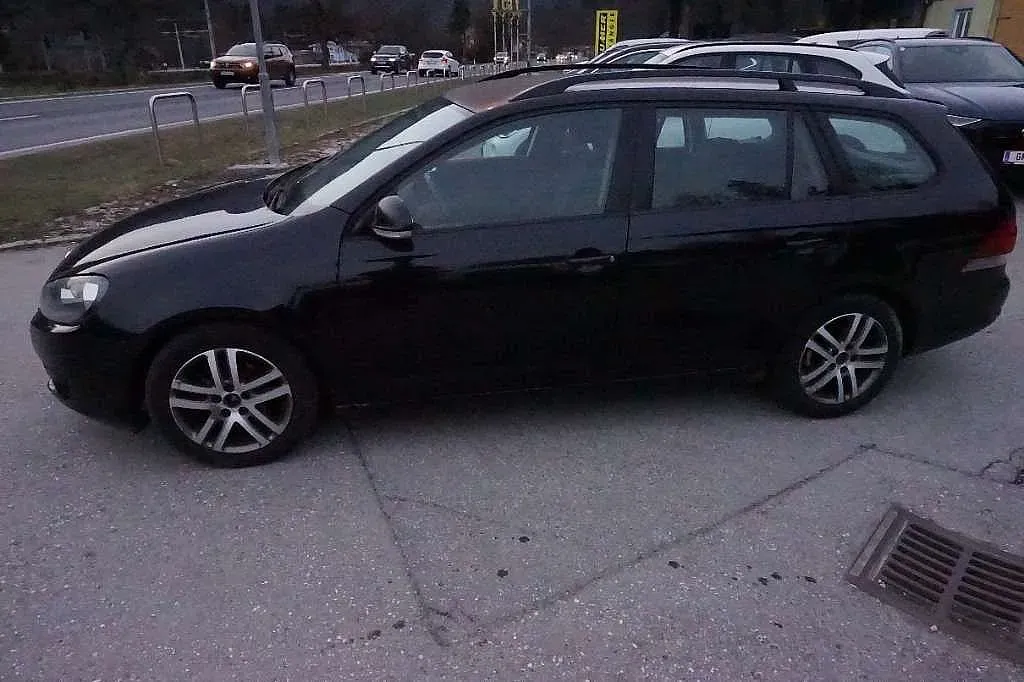 Volkswagen Golf 2010 photo 3