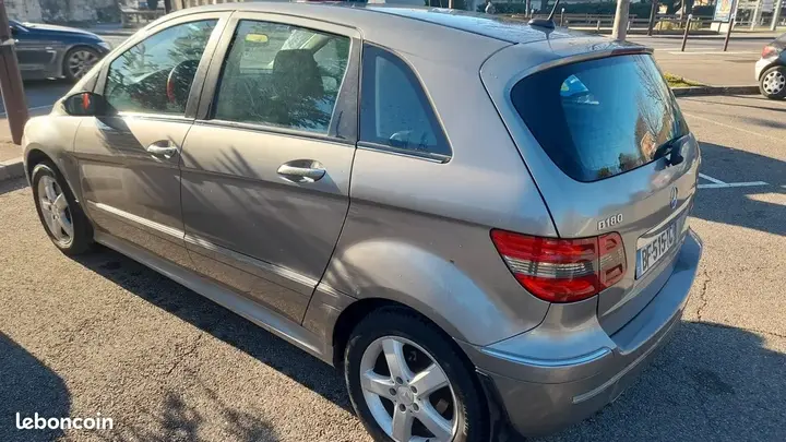 Mercedes-Benz B-Class 2008 photo 2