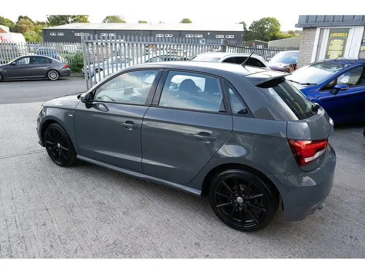 Audi A1 2016 photo 3