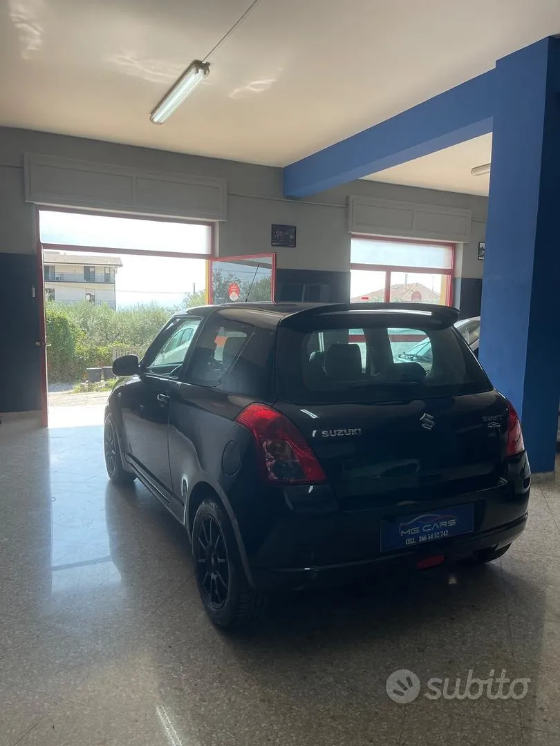 Suzuki Swift 2009 photo 4