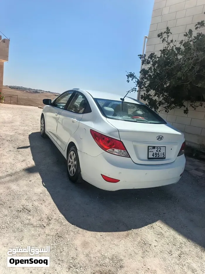 Hyundai Accent 2012 photo 3