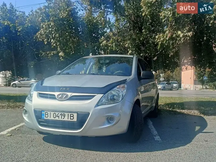 Hyundai I20 2011 photo 2