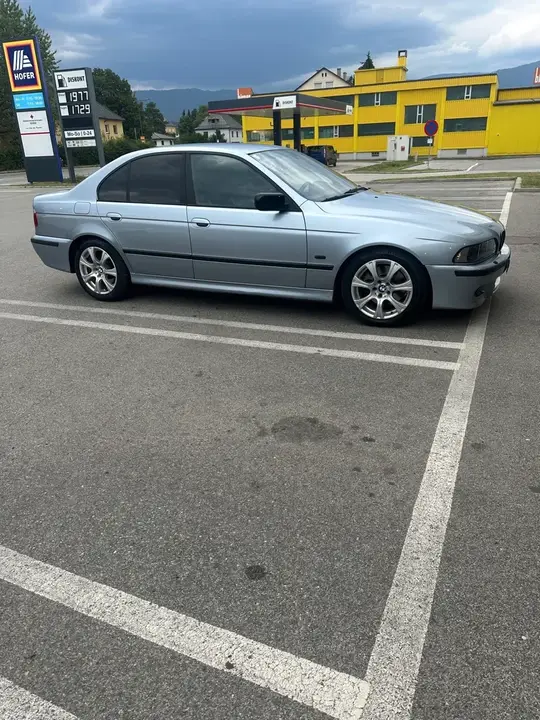 BMW 5 Series 2001 photo 2
