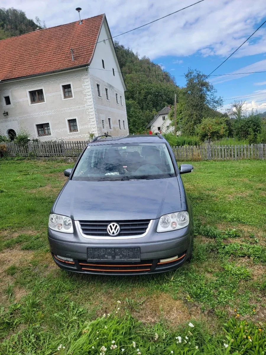 Volkswagen Touran 2004 photo 3