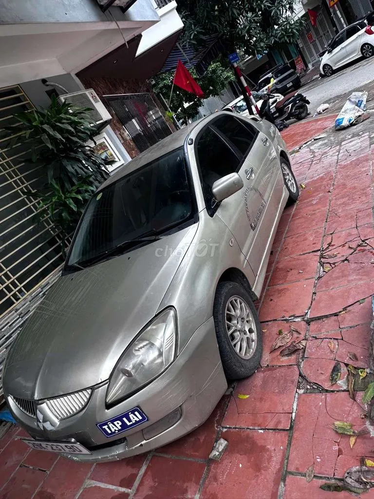 Mitsubishi Lancer 2004 photo 2