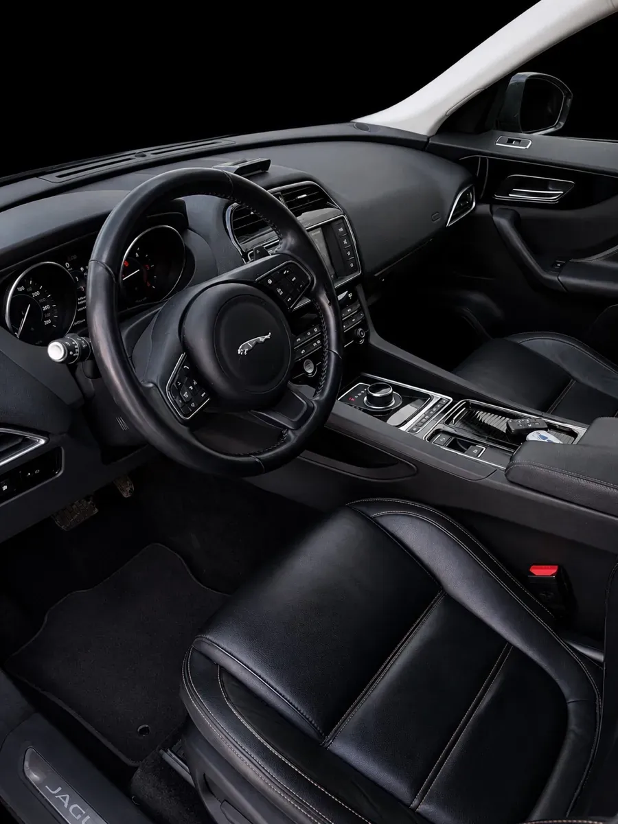 Jaguar F-Pace 2017 photo 3