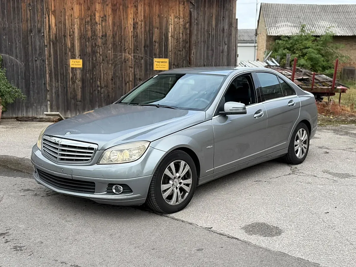 Mercedes-Benz C-Class 2010 photo 2