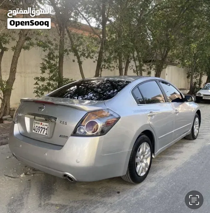 Nissan Altima 2012 photo 2
